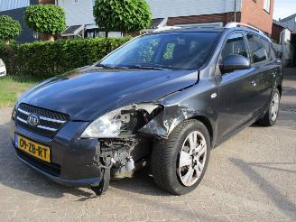 Schadeauto Kia Cee d 1.6 2007/12