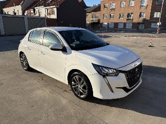 krockskadad bil auto Peugeot 208  2021/4