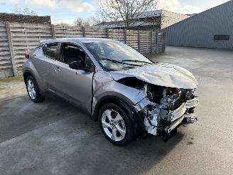 krockskadad bil auto Toyota C-HR 1.8i - 16V HYBRID 2017/1