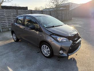 Auto incidentate Toyota Yaris 1.5I - 16V HYBRID 2016/10
