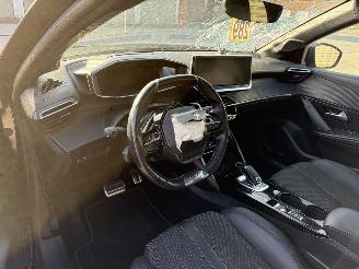 Peugeot 208 GT AUTOMATIC picture 3