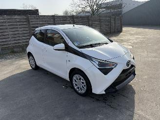 krockskadad bil auto Toyota Aygo 1.0 VVTI - 12V 2021/12