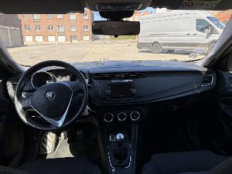 Alfa Romeo Giulietta 1.6 JTD - 16V TURBO MULTIJET picture 6