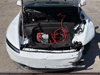 Tesla Model Y 5YJY 2 60KWH picture 15