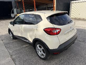 Renault Captur 1 PHASE 1 1.5 DCI - 8V TURBO picture 4