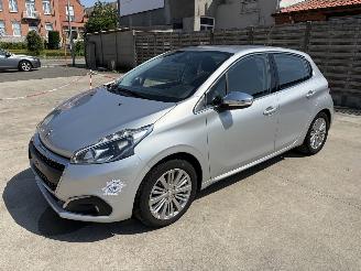 Unfallwagen Peugeot 208 1.2 VTI - 12V - GRIS 2017/7