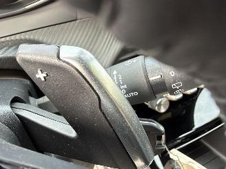 Peugeot 2008 1.2 PURETECH - 12V TURBO HYBRID picture 13