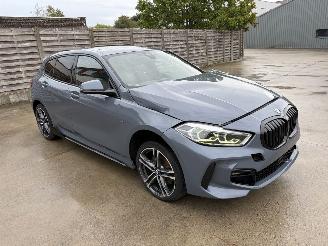 krockskadad bil auto BMW 1-serie 118D F40 2.0D - 16V TURBO 2021/5