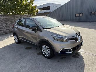 uszkodzony samochody osobowe Renault Captur 0.9i - 12V TURBO TCE 90 2016/6