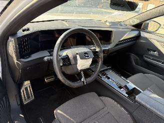Opel Astra 1.2i - 12V TURBO picture 3