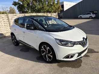 Schadeauto Renault Scenic BOSE 1.5 DCI - 8V TURBO 2018/9
