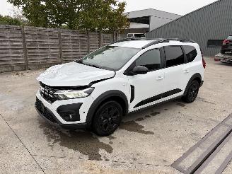 damaged passenger cars Dacia Jogger XTREME 1.0 TCe 100 ECO-G 2023/3