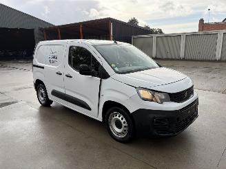 damaged commercial vehicles Peugeot Partner 3 1.5 BlueHDi 2023/2
