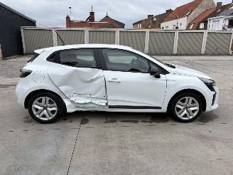 Renault Clio E-Tech 145 picture 19