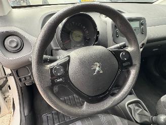 Peugeot 108 1.0 e-VTi Active 5 deurs | Airco LED Mistlampen picture 11