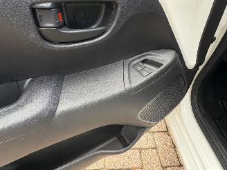 Peugeot 108 1.0 e-VTi Active 5 deurs | Airco LED Mistlampen picture 10