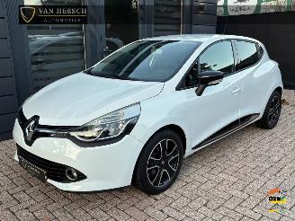 uszkodzony samochody osobowe Renault Clio 0.9 TCe Night & Day | Navi Pdc Lm-velgen 2013/6