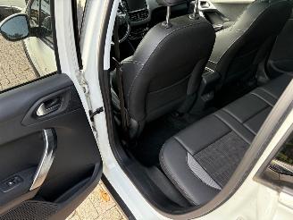 Peugeot 2008 1.2 PureTech Allure | Navi Panoramadak Camera picture 12