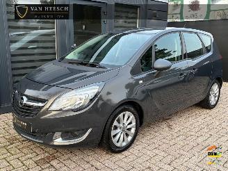 Vaurioauto  passenger cars Opel Meriva 1.4 Business+ | Airco Navi Lm-velgen 2017/4