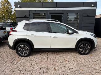 Peugeot 2008 1.2 PureTech Allure | Navi Panoramadak Camera picture 9