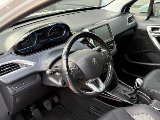 Peugeot 2008 1.2 PureTech Allure | Navi Panoramadak Camera picture 16