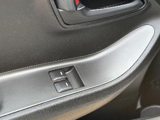 Kia Picanto 1.0 CVVT ISG R-CROSS 5-DRS | AIRCO BODYKIT LM-VELGEN | NAP 2014 | RIJDBARE SCHADE picture 7