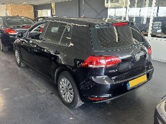 Schadeauto Volkswagen Golf 1.6TDI DSG NAP 2014/1