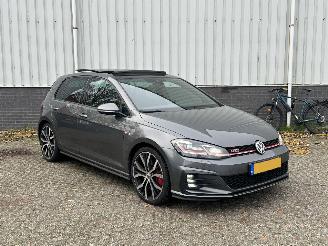 skadebil auto Volkswagen Golf 2.0TSI GTI 2017/1