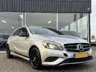 skadebil auto Mercedes A-klasse 180d Automaat 2013/3