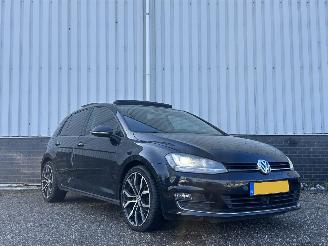 krockskadad bil auto Volkswagen Golf 1.4TSI ACT PANORAMA DSG 2014/1