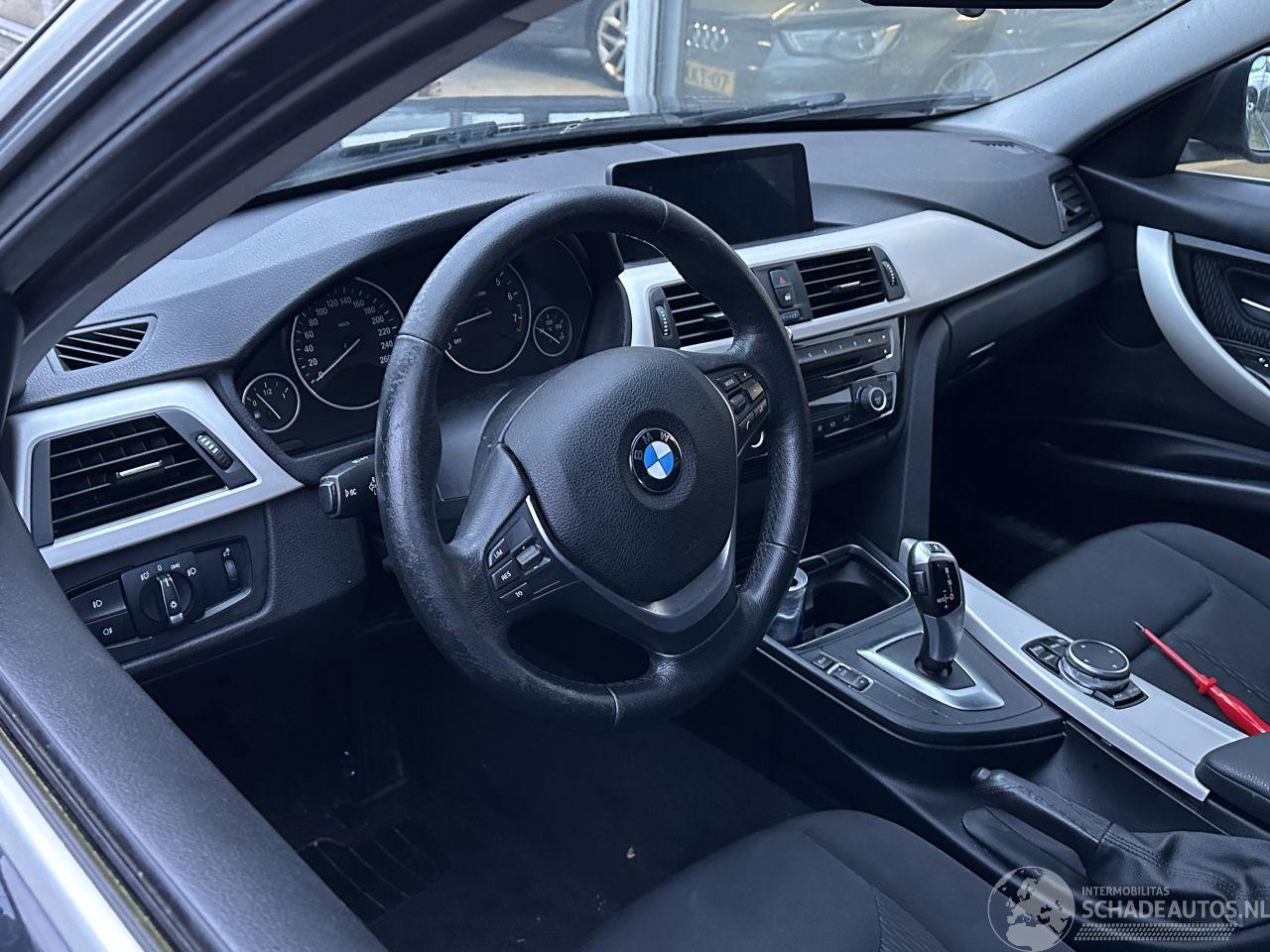 BMW 3-serie 318i Luxury