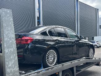 BMW 3-serie 318i Luxury picture 3
