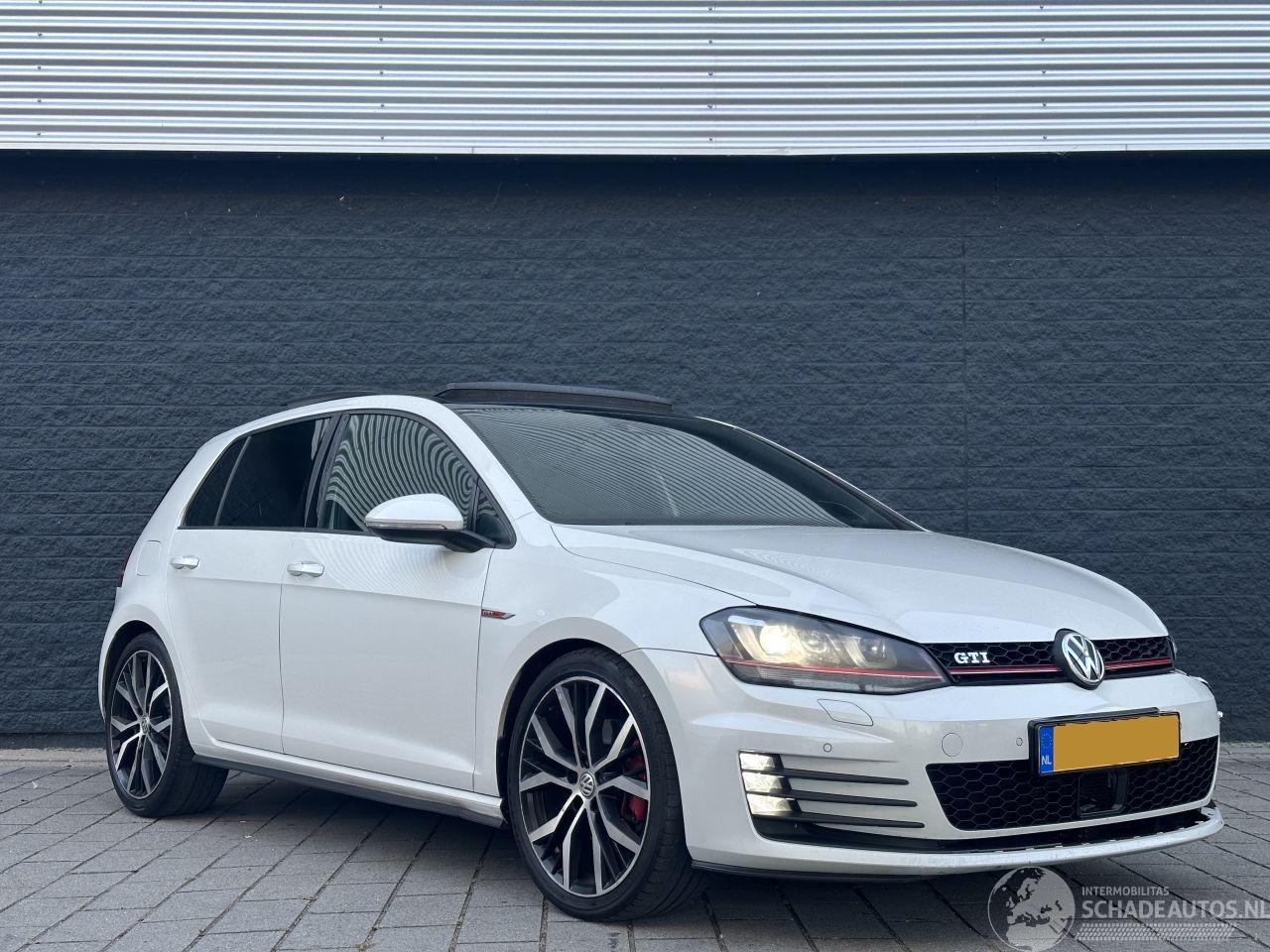 Volkswagen Golf 2.0 TSI GTI Panorama Leer dynaudio Trekhaak