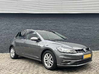 krockskadad bil auto Volkswagen Golf 1.5 TSI Highline 2019/1