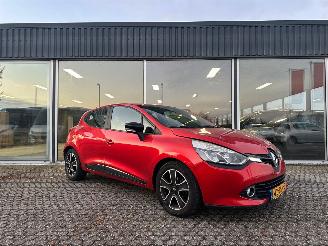 krockskadad bil auto Renault Clio 0.9 TCe Expression 2013/1