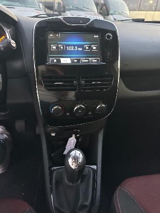 Renault Clio 0.9 TCe Expression picture 12
