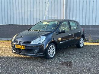  Renault Clio 1.2 TCE Special Rip Curl 2008/11