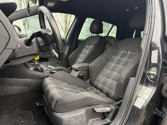 Volkswagen Golf GTD 2.0TDI DSG SPORT&SOUND picture 11