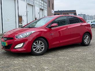 Vaurioauto  passenger cars Hyundai I-30 1.6 GDI Business Edition 2012/7