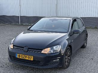 Vaurioauto  passenger cars Volkswagen Golf 7 1.6TDI Highline BlueMotion 2014/1