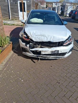 damaged passenger cars Volkswagen Golf 2.0 tsi GTI FACELIFT 2017/7