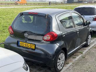Toyota Aygo 1.0-12V + 5drs picture 2