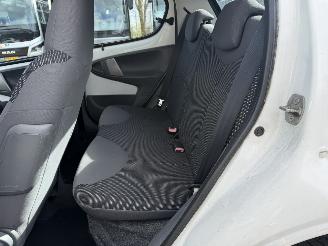 Peugeot 107 1.0-12V XS picture 9