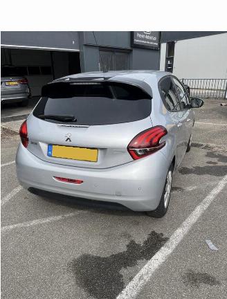 Peugeot 208 1.2 PureTech Urban Soul picture 4