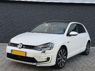 Unfallwagen Volkswagen Golf GTE PANO/AUTOMAAT/LEER 2015/2