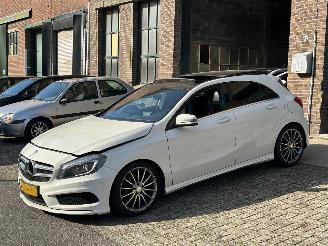 Unfallwagen Mercedes A-klasse A180 AMG PANO/LED 2014/3