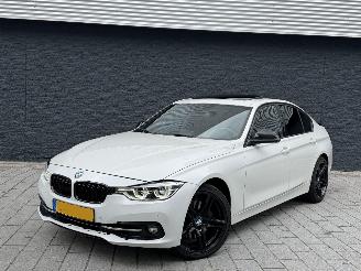 krockskadad bil auto BMW 3-serie 340i xDrive M Sport AUTOMAAT/PANO/LED 2016/3