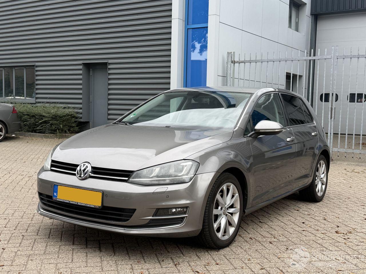 Volkswagen Golf 1.4TSI HIGHLINE DSG/LED