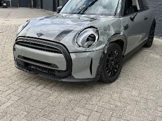 Mini Cooper 1.5 Automaat/Pano full option picture 8