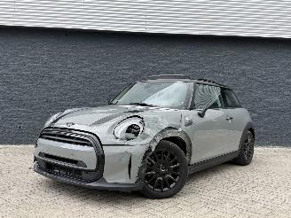 Mini Cooper 1.5 Automaat/Pano full option picture 7